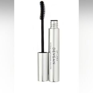 Dr. Laura DEVGAN MASCARA